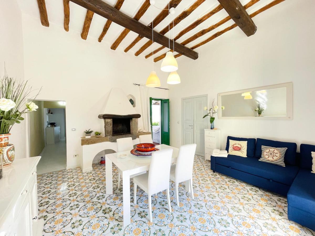 Villa Pomelia, Villa Nel Corso Di Santa Marina Salina A 50 Mt Dal Mare Екстериор снимка